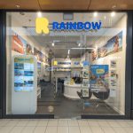 witryna i wejście do biura turystycznego rainbow w ph zakopianka