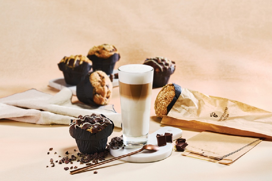 Kawa i muffin czekoladowy